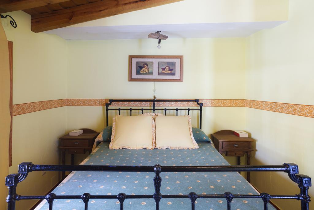 La Casa Del Tio Venancio Guest House Caracenilla Rom bilde