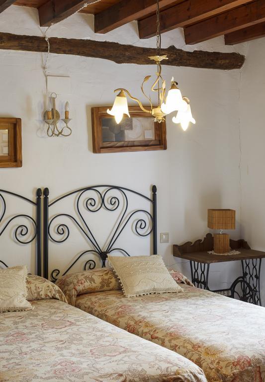 La Casa Del Tio Venancio Guest House Caracenilla Eksteriør bilde